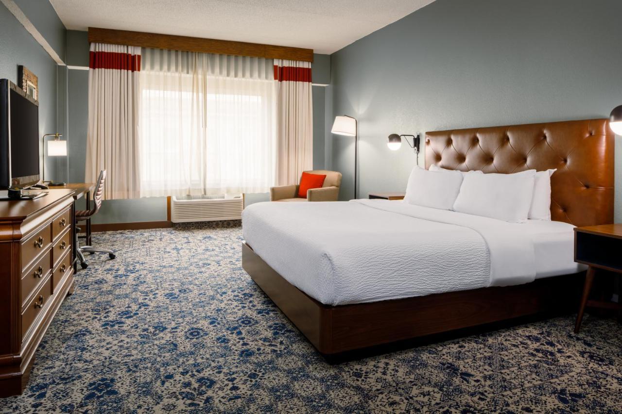 Four Points by Sheraton Louisville Airport Extérieur photo