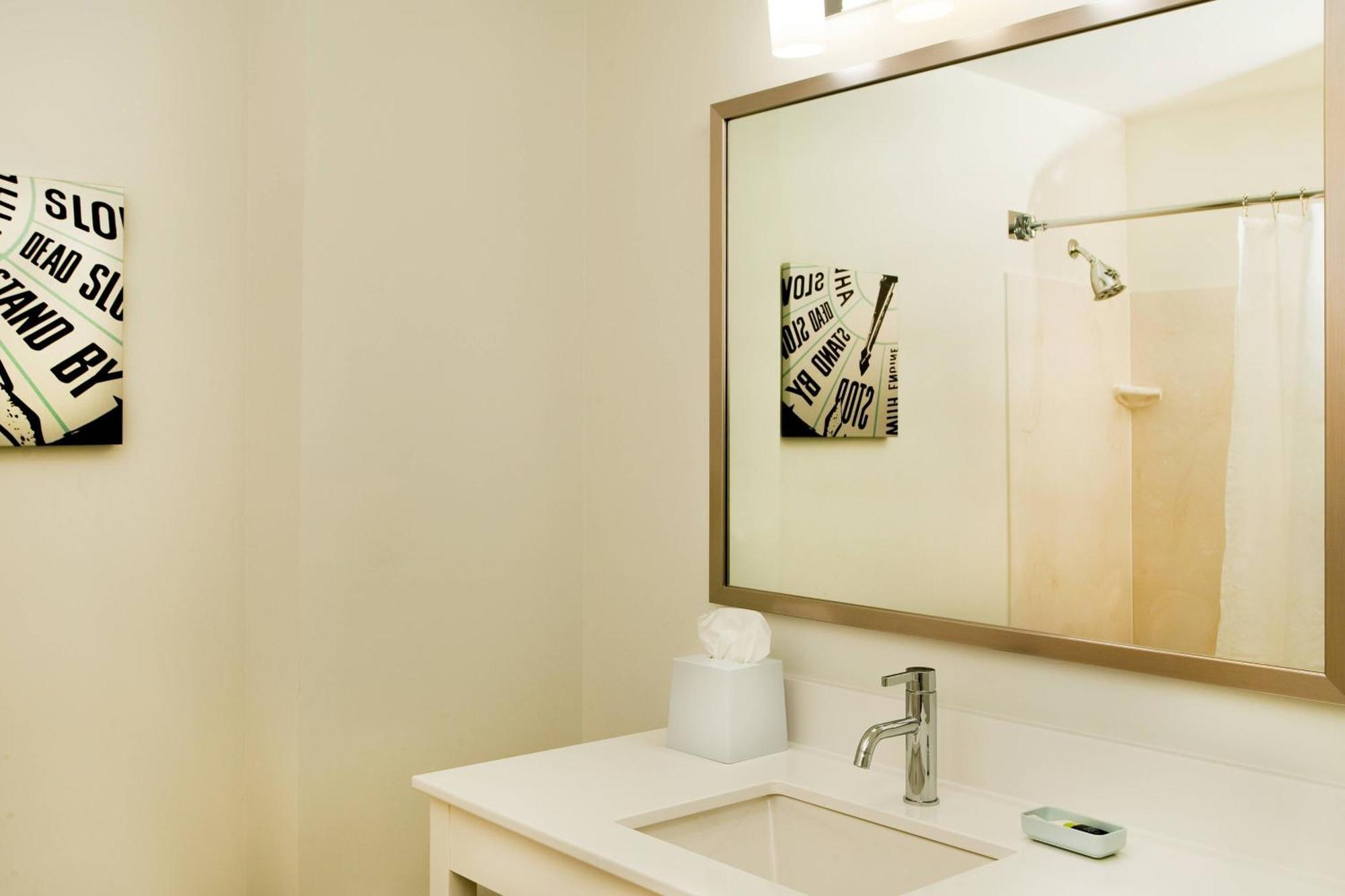 Four Points by Sheraton Louisville Airport Extérieur photo