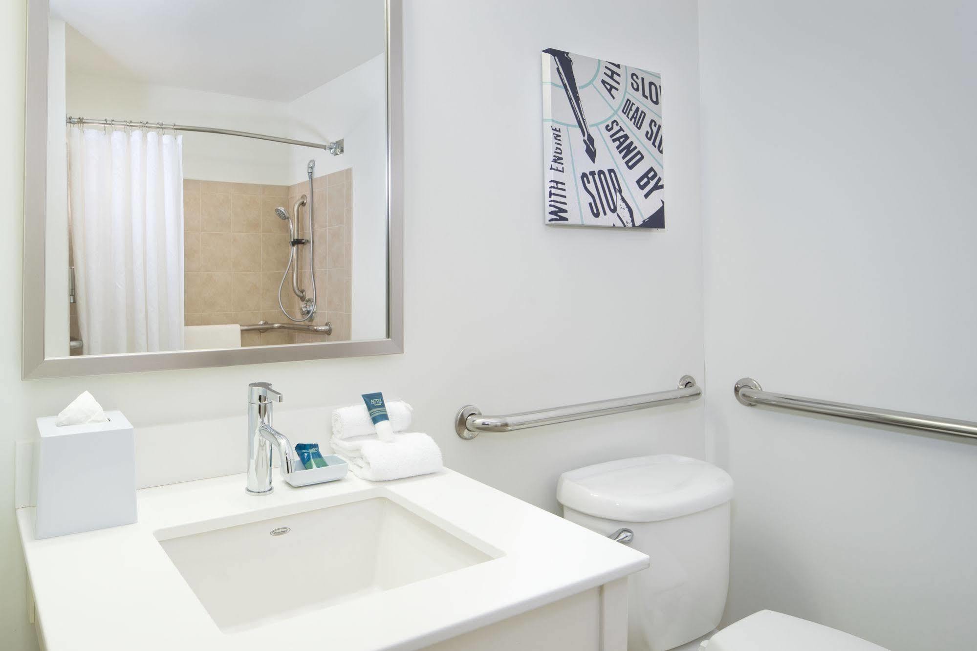 Four Points by Sheraton Louisville Airport Extérieur photo