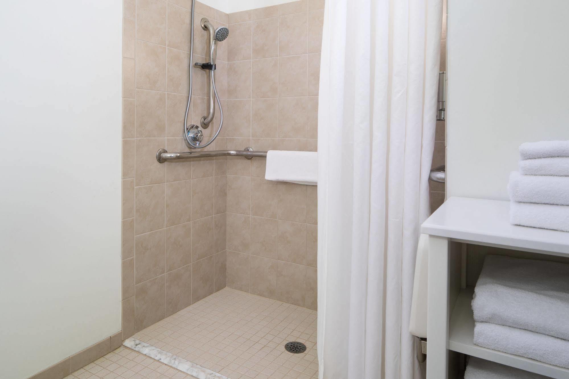 Four Points by Sheraton Louisville Airport Extérieur photo