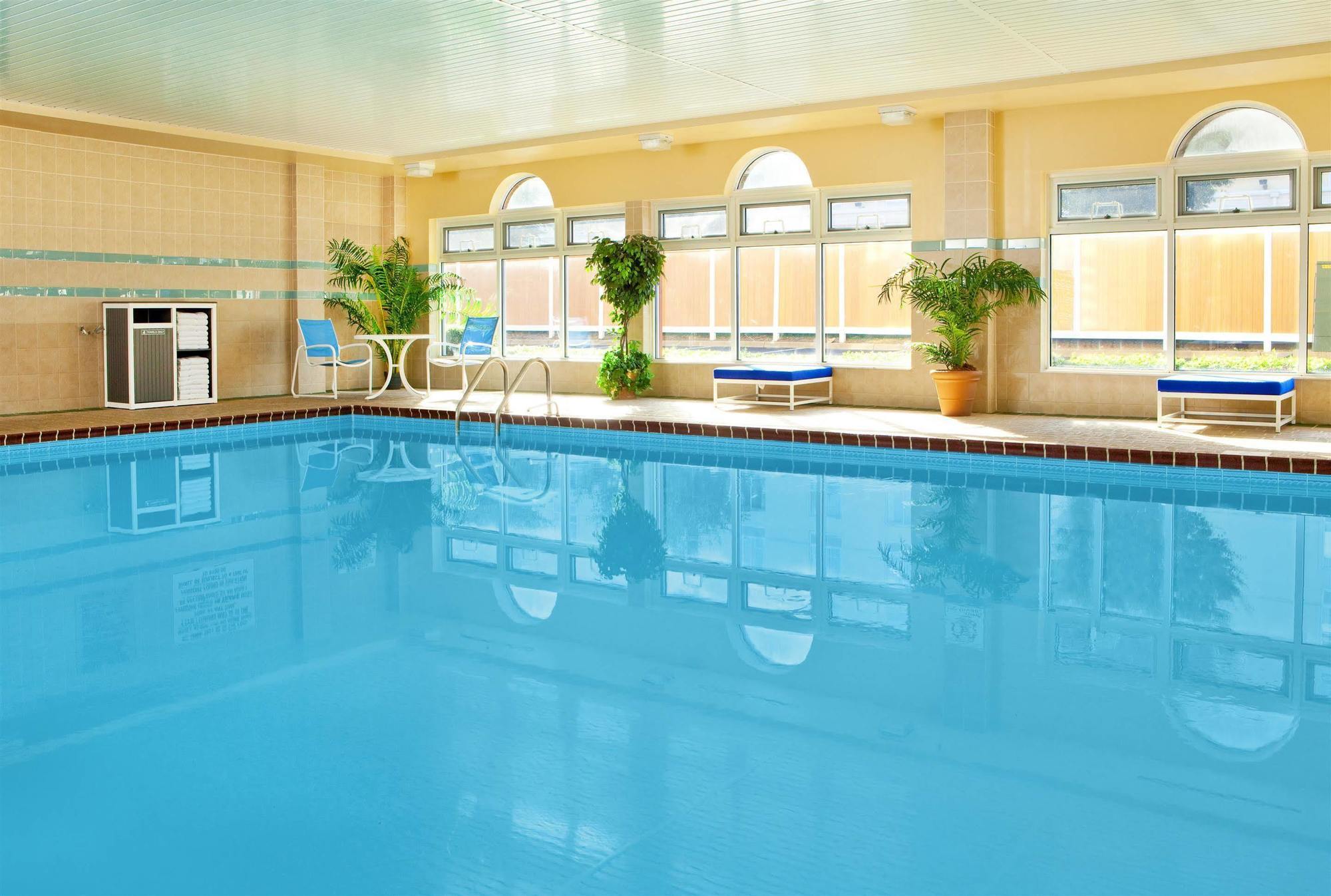 Four Points by Sheraton Louisville Airport Extérieur photo