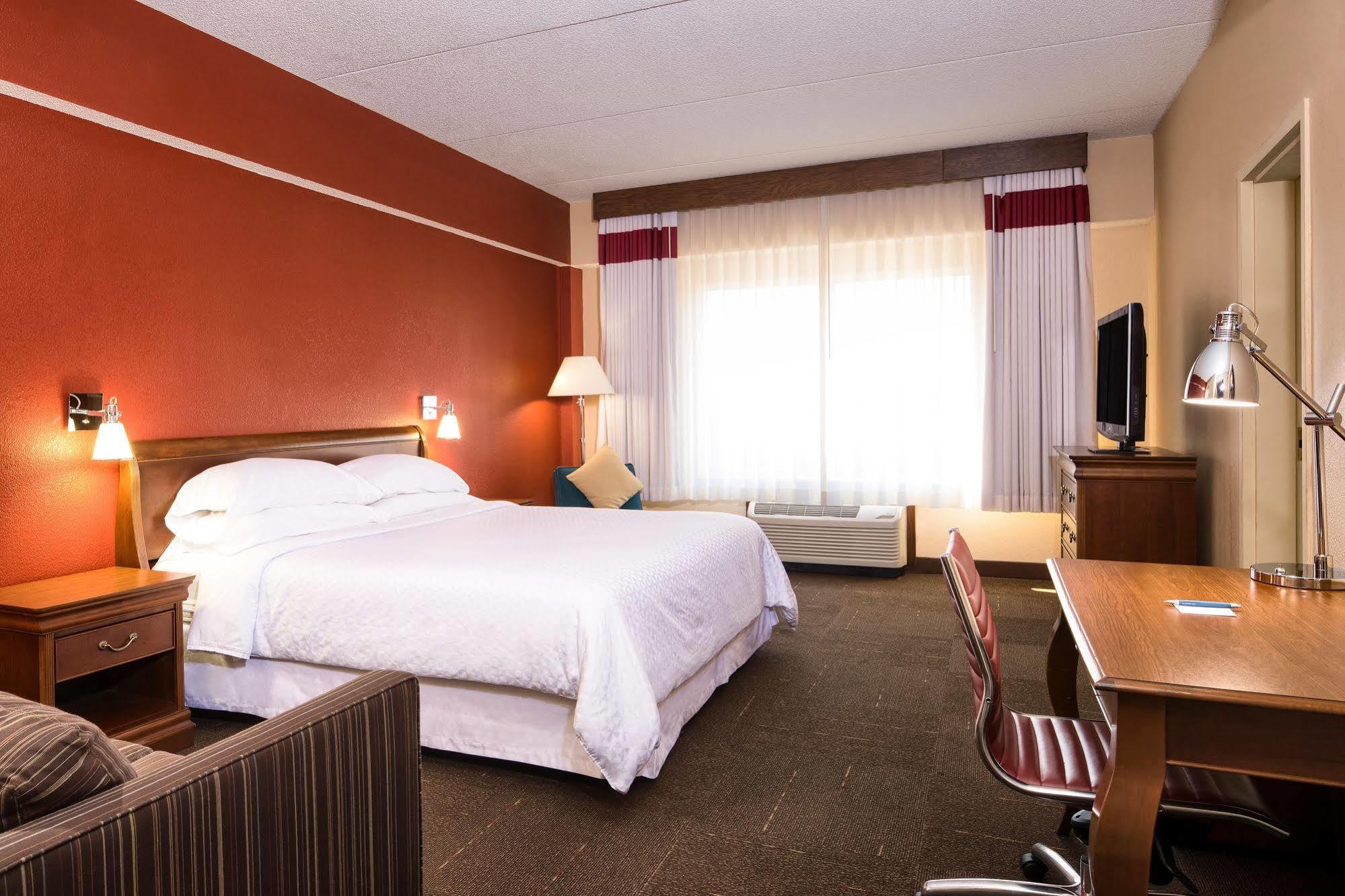 Four Points by Sheraton Louisville Airport Extérieur photo