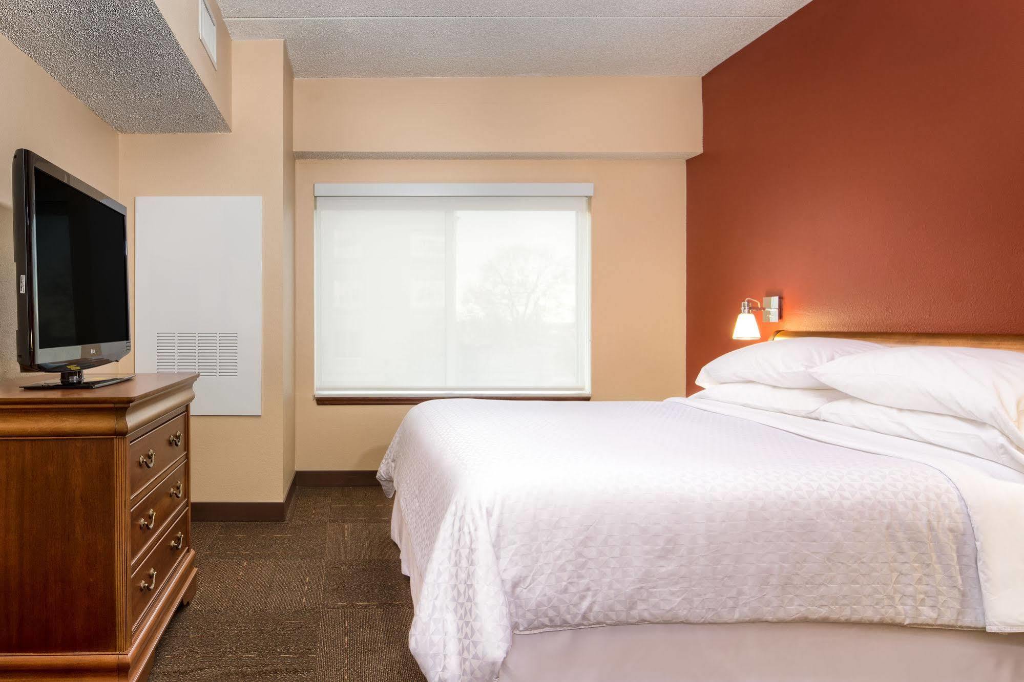 Four Points by Sheraton Louisville Airport Extérieur photo