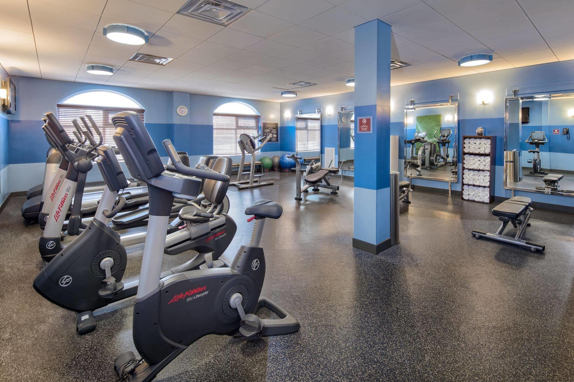 Four Points by Sheraton Louisville Airport Extérieur photo